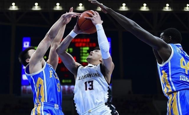 桑托斯训练开放日,集结日更衣室发声引观众欢呼,CBA季后赛在即,控场能力成焦点的简单介绍 桑托斯训练开放日,集结日更衣室发声引观众欢呼,CBA季后赛在即,控场能力成焦点的简单介绍